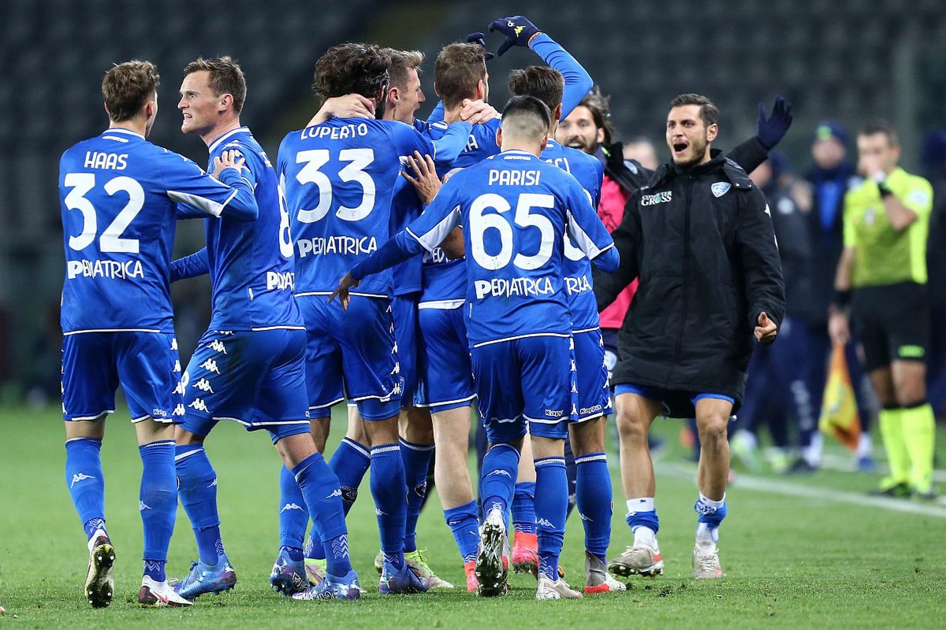 仅击破了市 仅击破了市